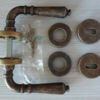 maniglia in bronzo antichizzato