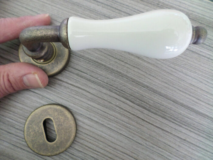 Maniglie a coppia bronzo antico per porte interne - immagine 5