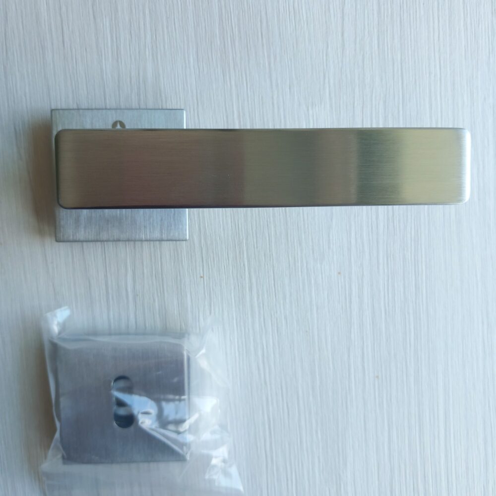 Maniglie in CROMO satinato design moderno QUADRATO