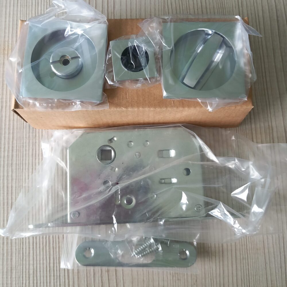 Kit per porte scorrevoli scrigno Ghidini quadrato con serratura
